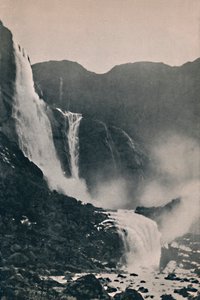 شلالات Skjeggedal ، 1914. بواسطة غير معروف