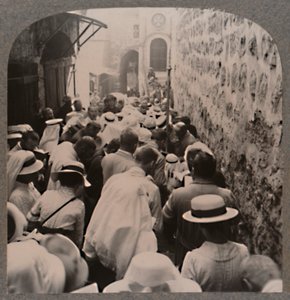 ال Via Dolorosa من برج أنطونيو إلى كنيسة القيامة ، c1900 بواسطة غير معروف
