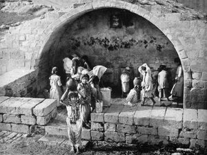 العذارى جيدا في الناصرة ، 1926 بواسطة غير معروف