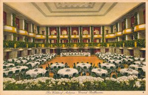 والدورف أستوريا ، Grand Ballroom ، c1930s بواسطة غير معروف