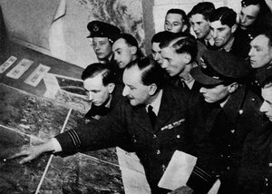 الهدف ليلا هو ... ، 1941 بواسطة غير معروف