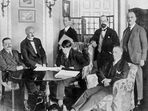 صانعو المعاهدة ، 6 ديسمبر 1921 بواسطة غير معروف