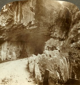 طريق Bratlandsdal الرائع ، انتشر عبر الجدران الجبلية من الصخور الصلبة ، النرويج ، c1905. بواسطة غير معروف