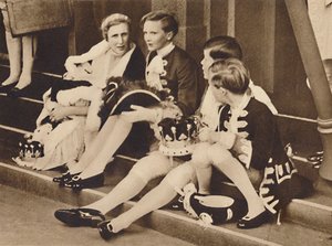 تعبت ، 1937 بواسطة غير معروف