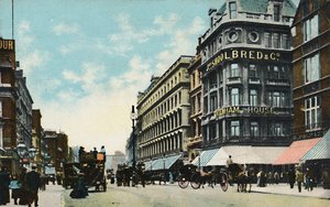 طريق توتنهام كورت ، لندن ، 1906. بواسطة غير معروف