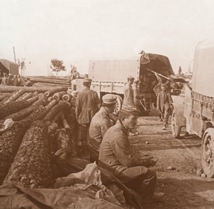 الشاحنات على Voie Sacrée ، فردان ، شمال فرنسا ، c1914-c1918. بواسطة غير معروف