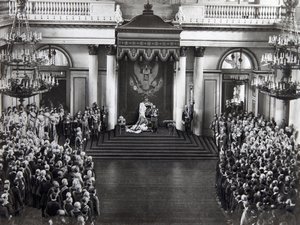 القيصر نيكولاس الثاني يتحدث في افتتاح الدوما الأولى ، سان بطرسبرغ ، روسيا ، 27 أبريل 1906 بواسطة غير معروف