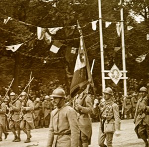 موكب النصر ، 1918 بواسطة غير معروف