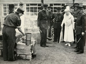 مشاهدة الفتيات ATS في العمل ... مدرسة الجيش للطهي في ألدرشوت ، c1941 ، 1951. بواسطة غير معروف