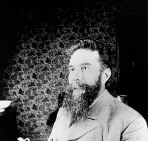 فيلهلم كونراد رونتجن ، عالم فيزياء ألماني ، عام 1900 بواسطة غير معروف