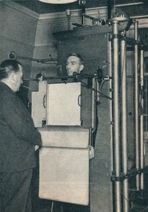 أجهزة الأشعة السينية المستخدمة لفحص الحالات المشتبه بها لأمراض القلب أو الرئة ، c1935 c1937 بواسطة غير معروف