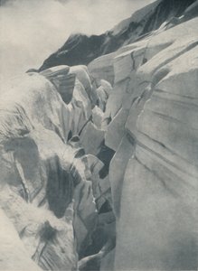 Yawning Crevasse By The Bergli Above Grindelwald ، c1935 بواسطة غير معروف