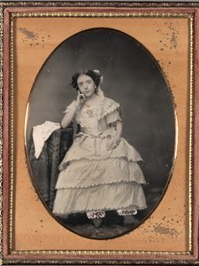امرأة شابة في البنطلونات ، ج. 1855. بواسطة غير معروف