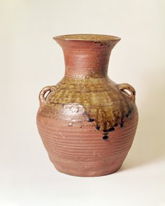 جرة من سلالة هان (206BC-AD220). بروتو بورسلين بواسطة غير معروف غير معروف