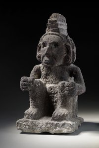 شخصية حجرية من الأزتيك من Macuilxochitl ، c.1200-1521 بواسطة غير معروف