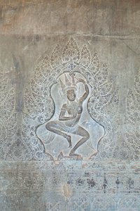 نقش أبسارا يرقص على الجدار الغربي الخارجي ، أنغكور وات ، كمبوديا (صورة) بواسطة فنان غير معروف