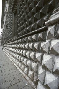 تفاصيل واجهة Palazzo dei Diamanti ، فيرارا ، إيطاليا (صورة) بواسطة فنان غير معروف
