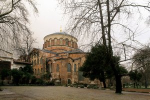 كنيسة القديسة إيرين في اسطنبول ، تركيا التي بنيت في القرن الثالث. التصوير.