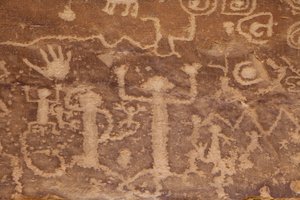 ميسا فيردي ، أجداد الأمريكيين من Petroglyphs Anasazi أو Pueblo