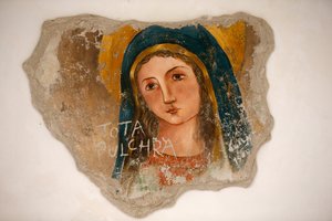 ملاذ مونتيفرجين ، بالماريجي ، إيطاليا ، لوحة جدارية "كل شيء جميل" لمريم العذراء (صورة) بواسطة غير معروف