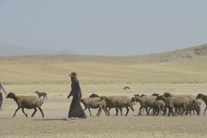 خيام بدوية بين تمار وأشخانه ، إيران 2022 (تصوير) بواسطة فنان غير معروف