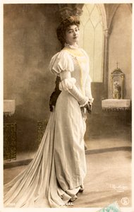 بطاقة بريدية قديمة / إيفون دوبل (1881-1958) / ممثلة بواسطة فنان غير معروف