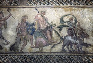 Roman art: the triumph of Dionysus (Bacchus, Bacco). The god climbed on a tank in the center. It wears a laurel wreath and holds a thyrse (lance surrounded by ivy with a pine cone at the end). Two pantheres are advancing in front of him. Behind the tank, a بواسطة غير معروف