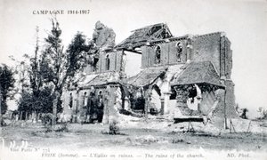أطلال الكنيسة في قرية فريز، السوم، فرنسا 1914-1918 (بطاقة بريدية) بواسطة فنان غير معروف