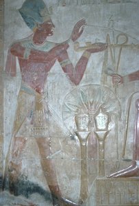 Seti I يقدم البخور إلى حورس ، معبد Seti I ، المملكة المصرية الحديثة ، الأسرة التاسعة عشر ، حوالي 1318 قبل الميلاد (نقش متعدد الألوان) بواسطة غير معروف