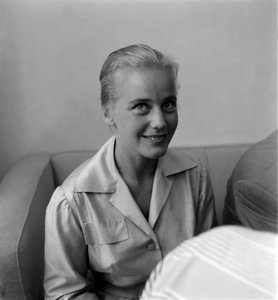 الممثلة ماريا شيل في مهرجان الفيلم الدولي السابع عشر في فينيس ليدو - 1956 بواسطة غير معروف