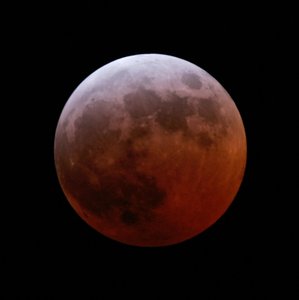 Total lunar eclipse, 3 March 2007 بواسطة غير معروف