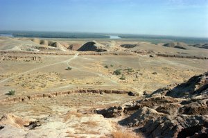 منظر للزقورة ، بناه ملك إيلامينت أنتاش غال (1265-46 قبل الميلاد) (صورة) بواسطة غير معروف
