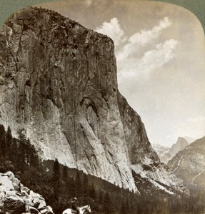 El Capitan and Half Dome ، وادي يوسمايت ، كاليفورنيا ، الولايات المتحدة الأمريكية ، 1902 بواسطة أندروود أند أندروود