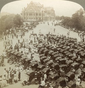 عربات الريشة قبل كنيسة المسيح ، سيملا ، الهند ، 26 يونيو 1902. بواسطة أندروود أند أندروود