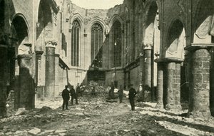 الكنيسة المدمرة في Visé في بلجيكا ، 1914-1918 ، c1920. بواسطة أندروود أند أندروود