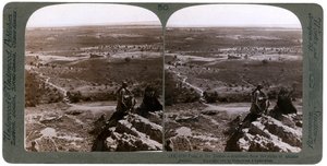 سهل نهر الأردن ، كما يُرى من أنقاض أريحا القديمة ، فلسطين ، 1903. بواسطة أندروود أند أندروود