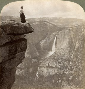 منظر من جلاسير بوينت ، وادي يوسمايت ، كاليفورنيا ، الولايات المتحدة الأمريكية ، 1902. بواسطة أندروود أند أندروود