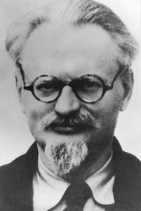 ليون (ليف) تروتسكي ، الثوري الروسي ، الزعيم الشيوعي السوفيتي ، (1879-1940) ، في المكسيك ، 1936 ، سن 57 ، صورة الشرطة المكسيكية.