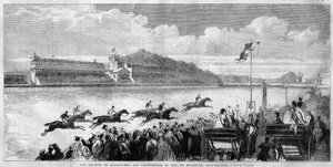 باريس ، السباق في مضمار سباق Longchamps في Bois de Boulogne ، تم توسيعه وتصميمه بواسطة Haussmann وافتتح في عام 1857 ، في "L'univers Illustré" ، في 11/04/1866. بواسطة فنان غير معروف