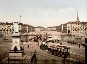 ساحة فيتوريو إيمانويل في تورين (تورينو) بإيطاليا عام 1890 بواسطة فنان غير معروف