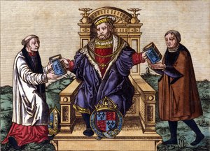 صورة لملك إنجلترا هنري الثامن (1491 - 1547) جالسًا على عرشه ، ينبعث منها الكتاب المقدس إلى اثنين من رجال الحاشية. نقش التلوين. بواسطة فنان غير معروف