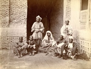 عائلة في أفغانستان ، أواخر القرن التاسع عشر بواسطة مصور غير معروف