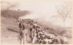 خط إطلاق النار من الفوج الرابع عشر من مشاة البنغال (Ferozepore Sikhs) ، معسكر دلهي للتمرين بواسطة مصور غير معروف