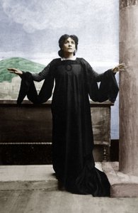 مغنية الأوبرا الإيطالية إليونورا دوسيه (1858-1924) ج. 1890 بواسطة مصور غير معروف
