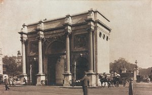 ماربل آرك في لندن بواسطة مصور غير معروف