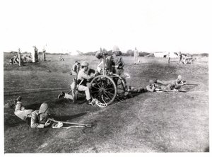 أعضاء الملك المشاة تدريب يوركشاير الخفيفة المشاة مع Gardner Guns ، 1890 حوالي بواسطة غير معروف