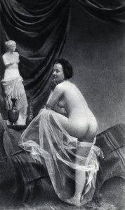 امرأة عارية تقف في الخلف حوالي عام 1855 تصوير مجهول بواسطة مصور غير معروف
