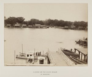 صورة في ألبوم الصور بواسطة مصور غير معروف