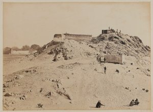 Piper؟ s Hill and Picquet House، Jellalabad، 1879 circa بواسطة غير معروف