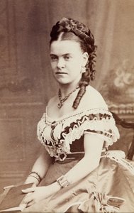 صورة إديث وين ، حوالي عام 1860 (صورة بالأبيض والأسود) بواسطة مصور غير معروف